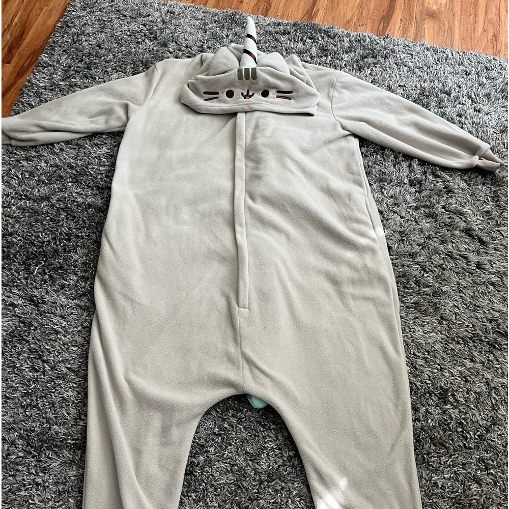 Pusheen pusheenicorn onesie adult excellent preowned retired